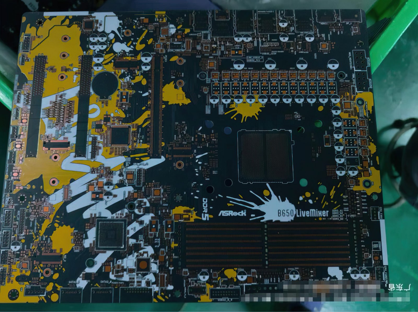 ASRock-B650-LiveMixer-Motherboard-PCB-low_res-scale-4_00x-scaled.jpg