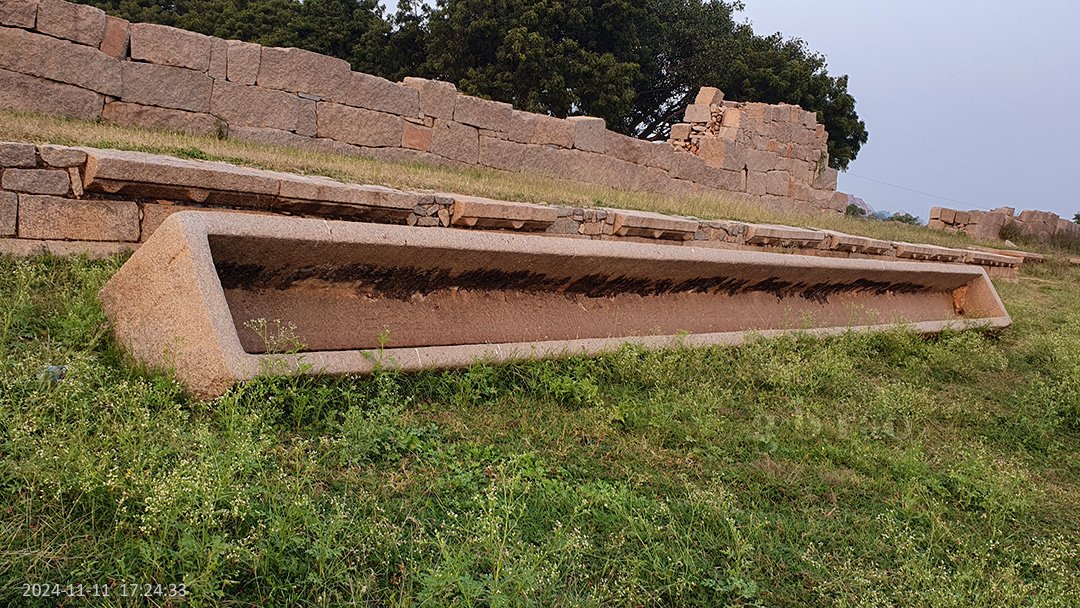hampi_stone_trough01.jpg