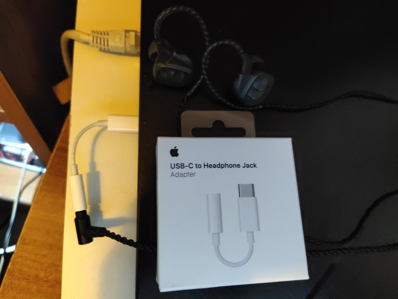 Apple USB-C to 3.5 mm Headphone Jack Adapter for iPhone and iPad 
