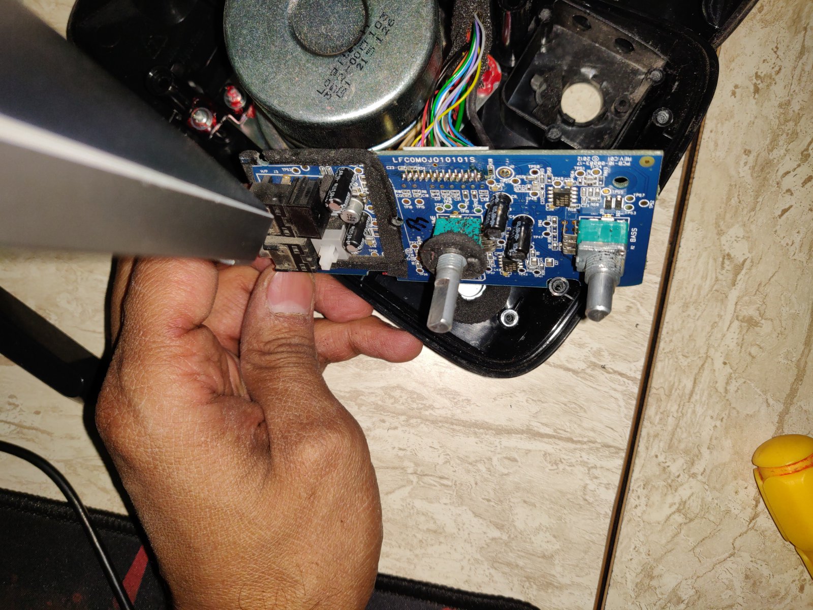 Uartig Hver uge Yoghurt Audio - Logitech z623 subwoofer stopped working | TechEnclave - Indian  Technology Community