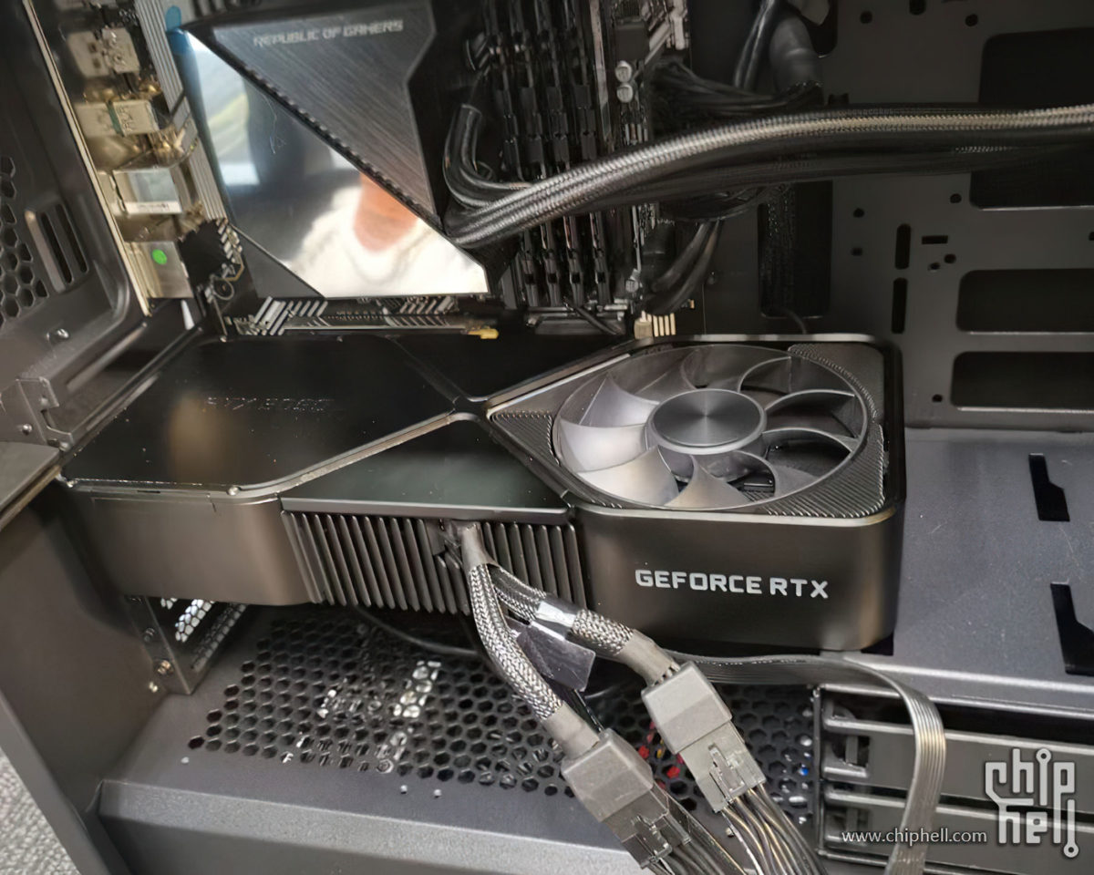 NVIDIA-GeForce-RTX-3090-in-a-case-1200x960.jpg