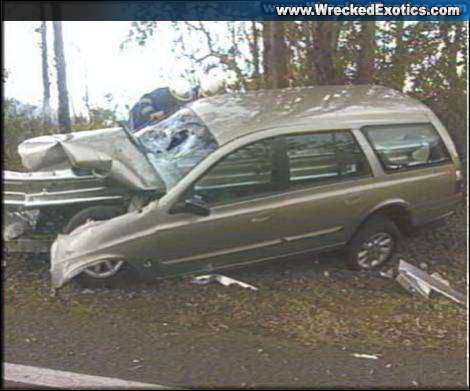 Wrecked exotics - cars024.jpg