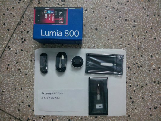 NokiaLumia800_Back.jpg