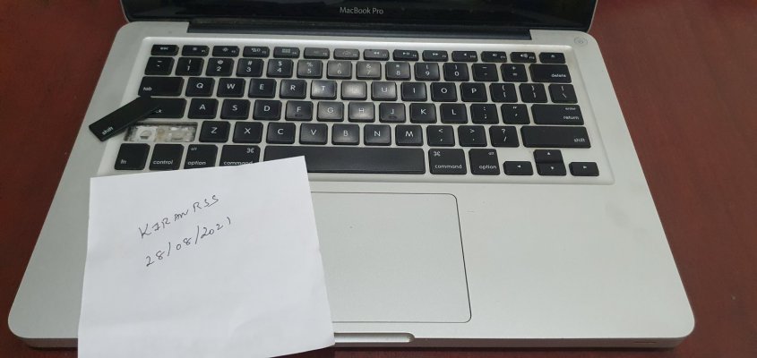 Mac book pro 1.jpg