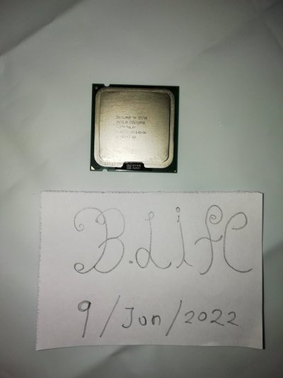 08.Intel_Pentium_E5700_01.jpg