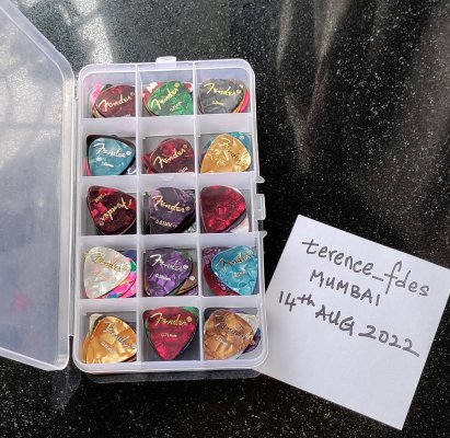 02D_Fenders_Guitar_Picks.jpg