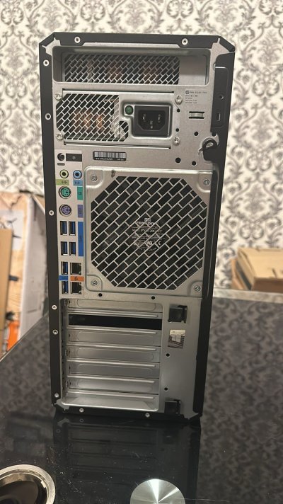 Intel W Series Z4 - Back.jpeg