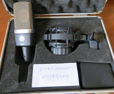 AKG2.jpg