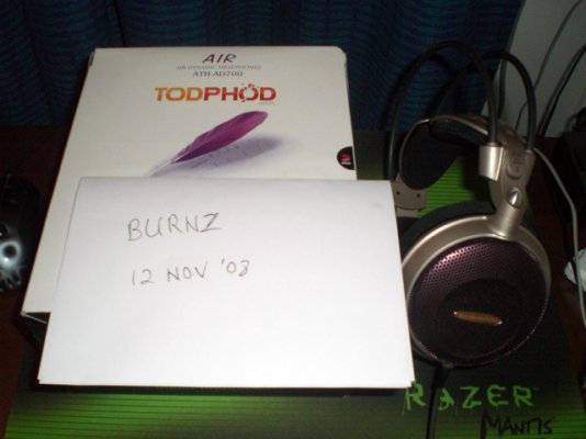 headphones2.jpg