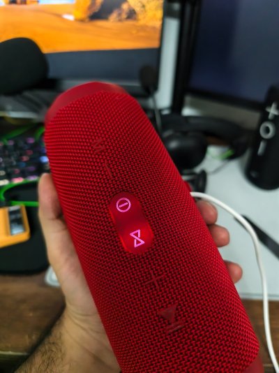 FAKE JBL 2.jpg FAKE JBL 2.jpg