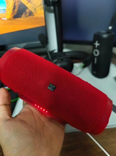 FAKE JBL.jpg FAKE JBL.jpg