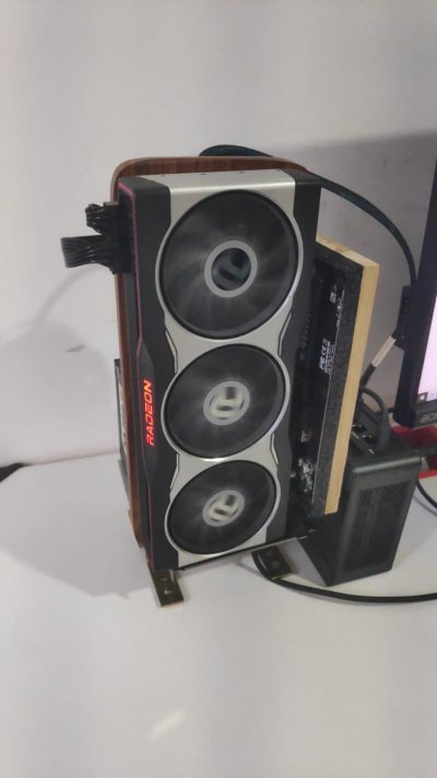 Standing RX 6800.jpg