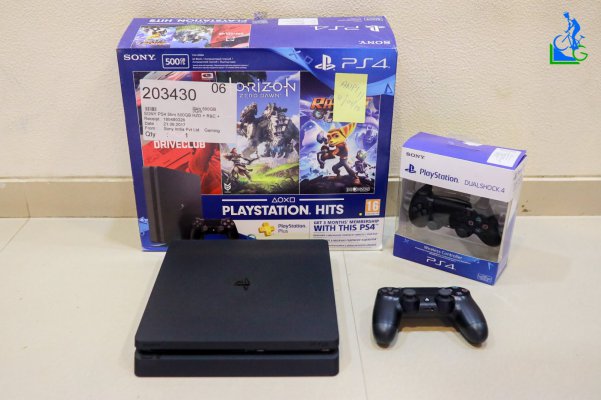 PlayStation 4 500GB 3 Game Bundle