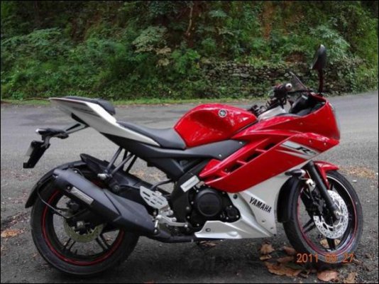 Yamaha R15 V2 Photos Sunset Red (1).jpg