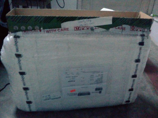 dell-st2220l-box.jpg