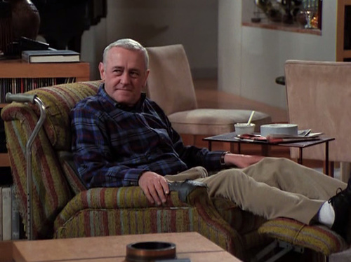 frasier-chair-via-maeby_tumblr.jpg