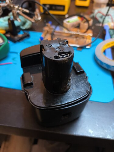 battery after being enclosed, type c port is on top