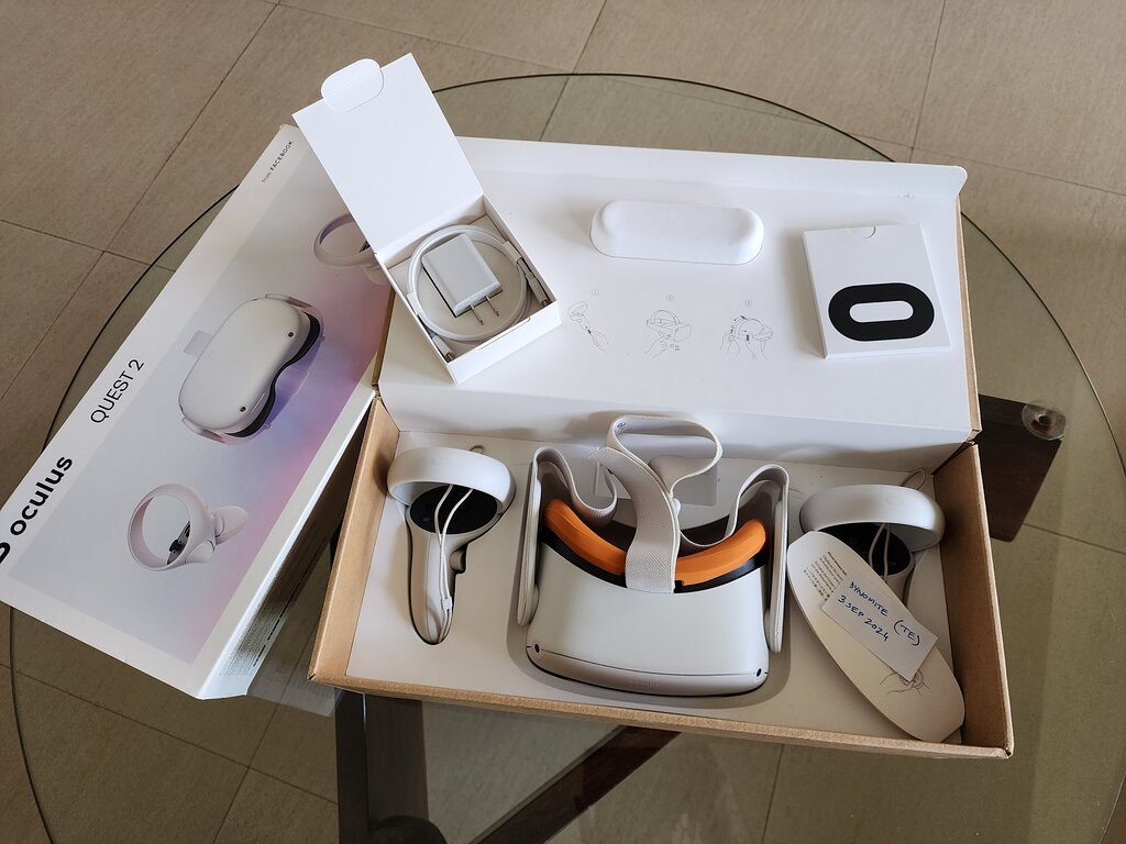 Quest 2 and Switch V1 for sale, full box. - Closed Market Listings