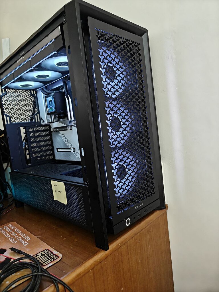 【神レア】【希少】【Bristol】【UNDER LAYER 】【SETUP】 NZXT splashes H440 mid-tower case with Hyper Beast graphics