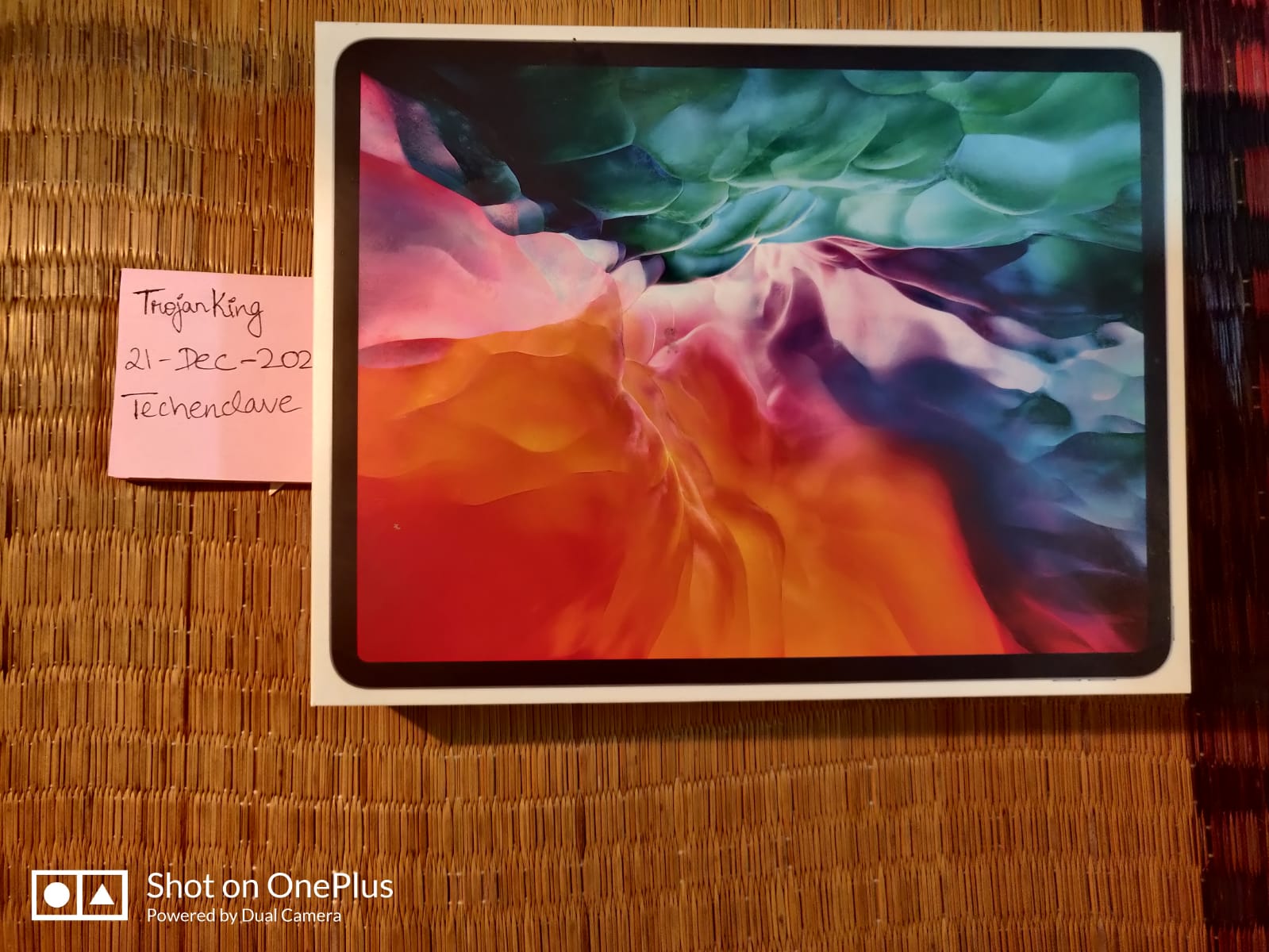 iPad Pro |12.9 inch | 256GB | WiFi | 4th Gen | with Accessories +